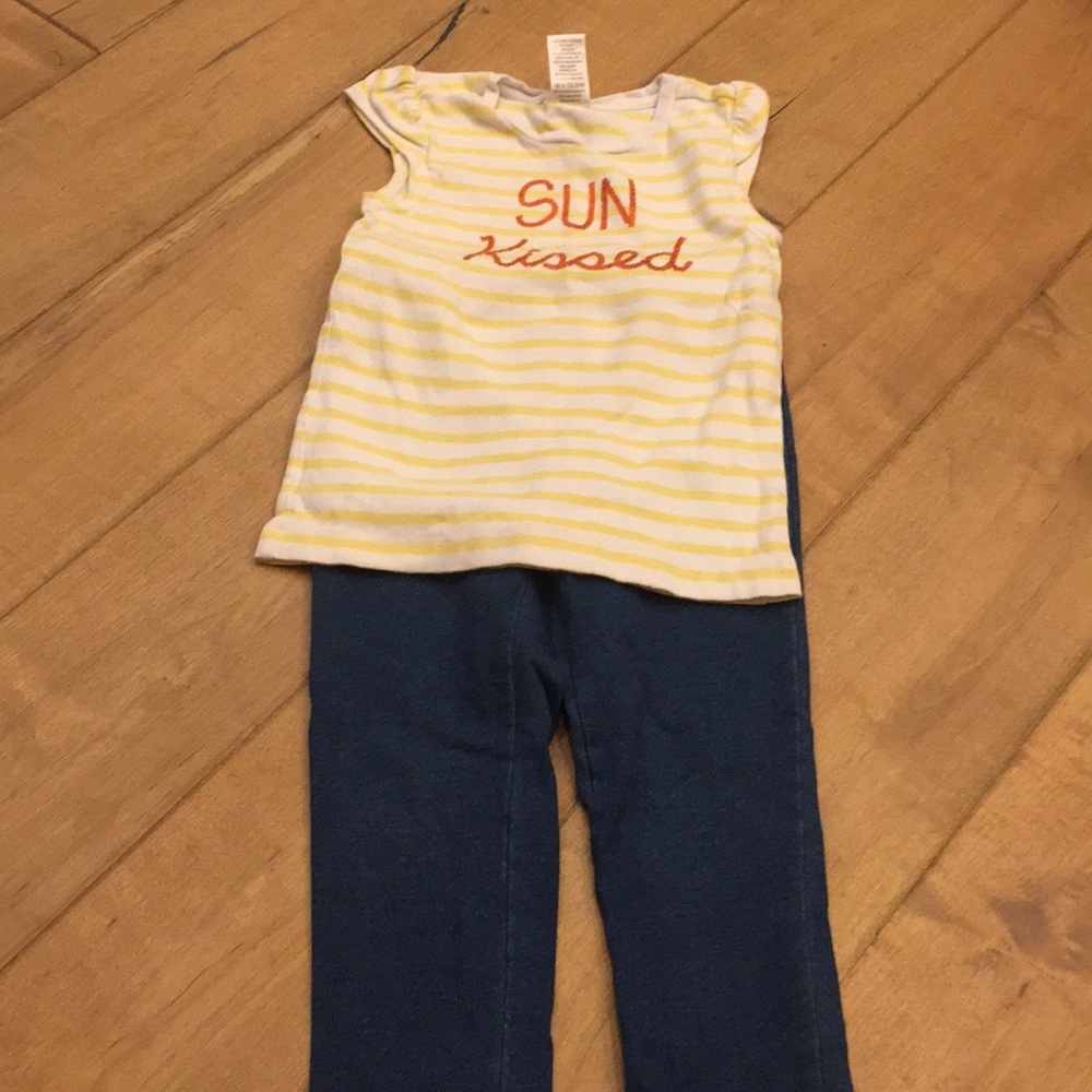 💥💥2+ @$10 each 💥💥 Gymboree tee/jeggings bundle